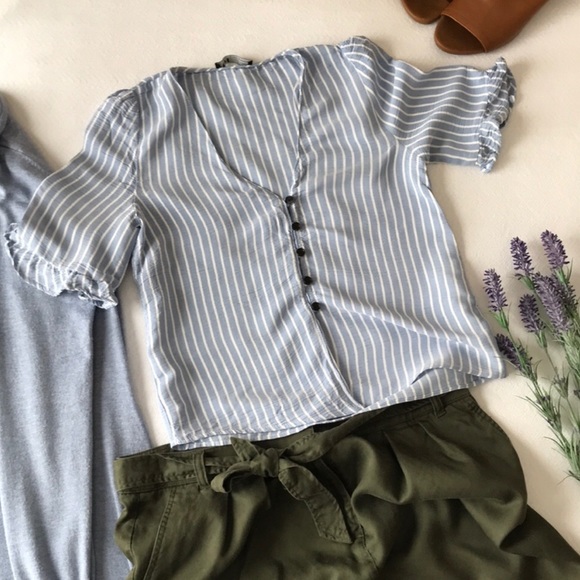 Zara Tops - Zara White and Blue Striped crop shirt